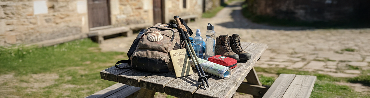 Wrightsock Lebensgefühl: Schmerzfreies Wandern und Laufen in der Schweizer Natur ohne Blasenbildung.