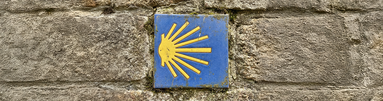 Wrightsock Lebensgefühl: Schmerzfreies Wandern und Laufen in der Schweizer Natur ohne Blasenbildung.